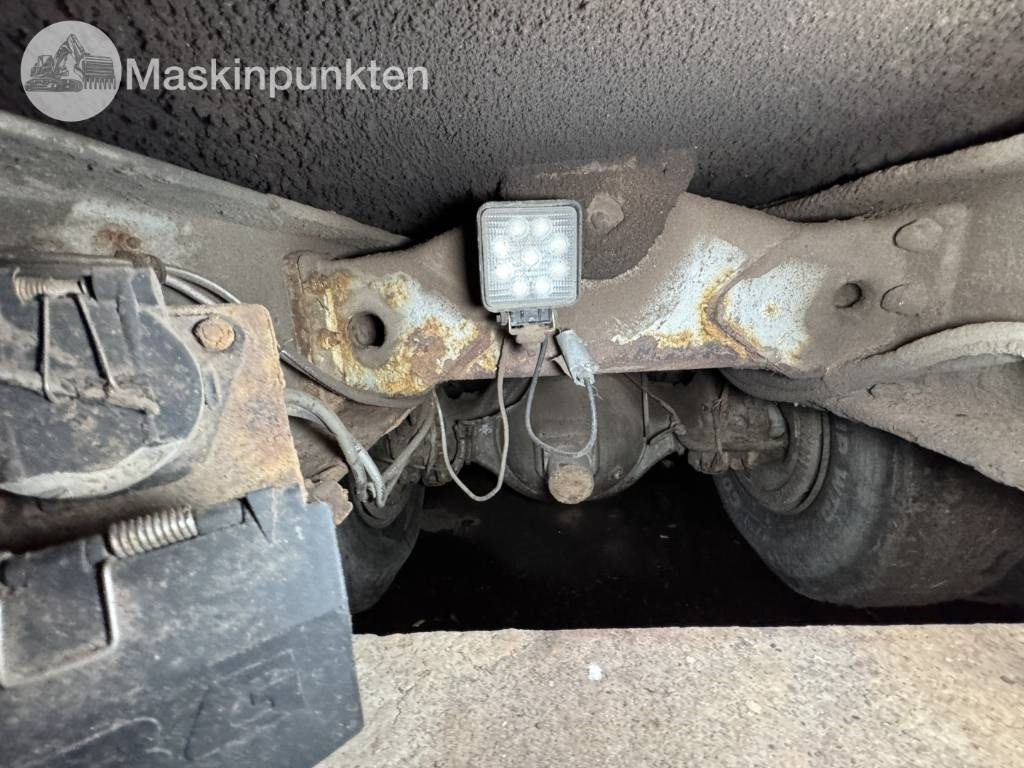 شاحنة قطع الأشجار Scania P 124 G med Timberman: صور 21