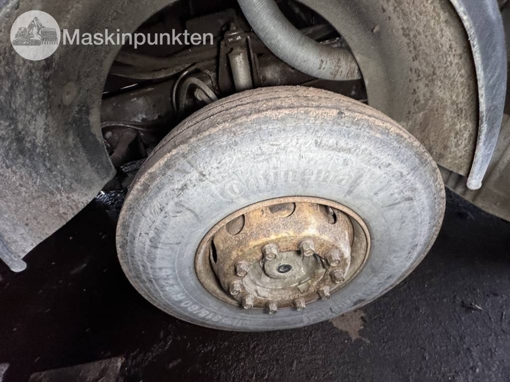 شاحنة قطع الأشجار Scania P 124 G med Timberman: صور 31