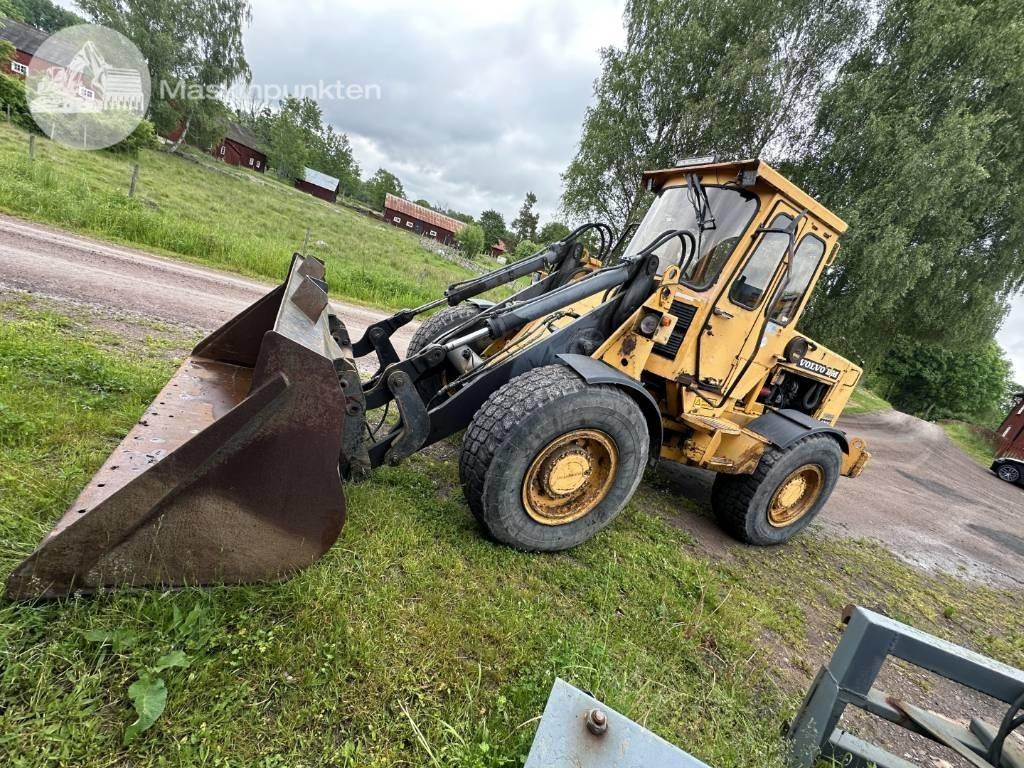 Volvo BM 4300 - اللودر بعجل: صور 1 Volvo BM 4300 - اللودر بعجل: صور 1