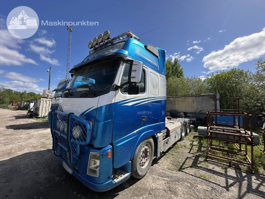Volvo FH 12 460 - شاحنة جرار: صور 1 Volvo FH 12 460 - شاحنة جرار: صور 1