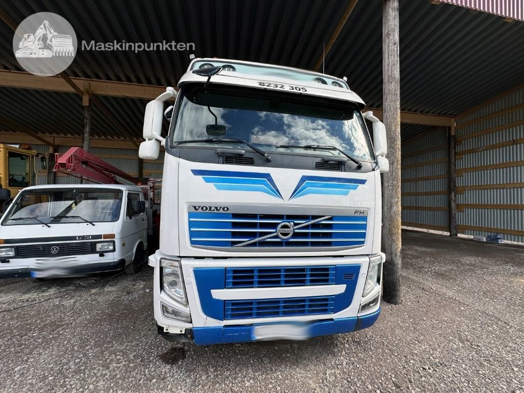 Volvo FH 12 540 - شاحنة قطع الأشجار: صور 3 Volvo FH 12 540 - شاحنة قطع الأشجار: صور 3