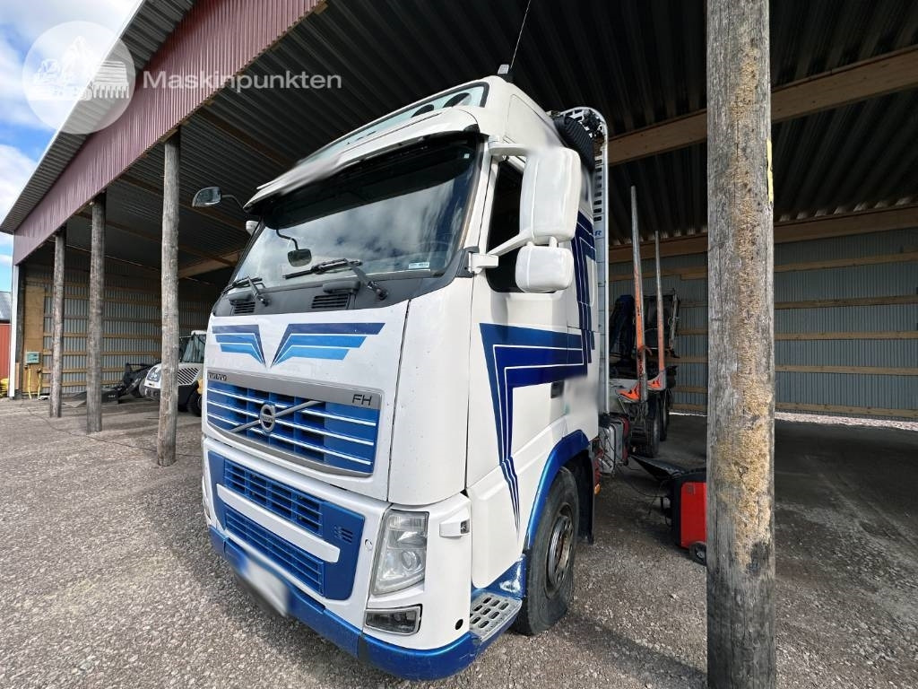 Volvo FH 12 540 - شاحنة قطع الأشجار: صور 1 Volvo FH 12 540 - شاحنة قطع الأشجار: صور 1