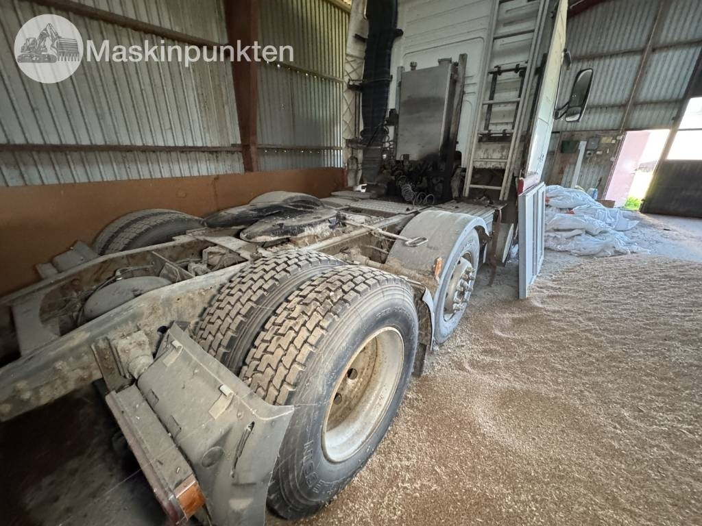 Volvo FH 12 - شاحنة جرار: صور 4 Volvo FH 12 - شاحنة جرار: صور 4