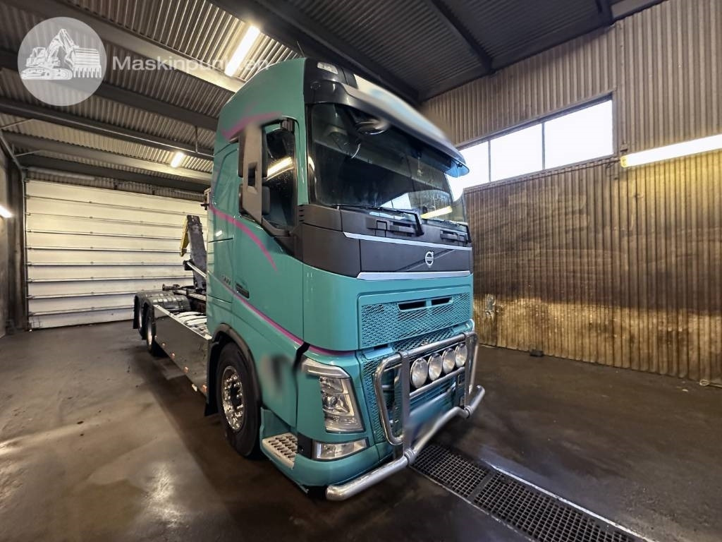 Volvo FH 13 500 - شاحنة ذات الخطاف: صور 4 Volvo FH 13 500 - شاحنة ذات الخطاف: صور 4