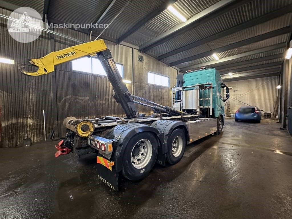 Volvo FH 13 500 - شاحنة ذات الخطاف: صور 5 Volvo FH 13 500 - شاحنة ذات الخطاف: صور 5