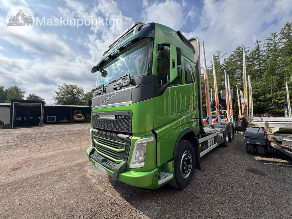 Volvo FH 16 550  - شاحنة قطع الأشجار: صور 1 Volvo FH 16 550  - شاحنة قطع الأشجار: صور 1
