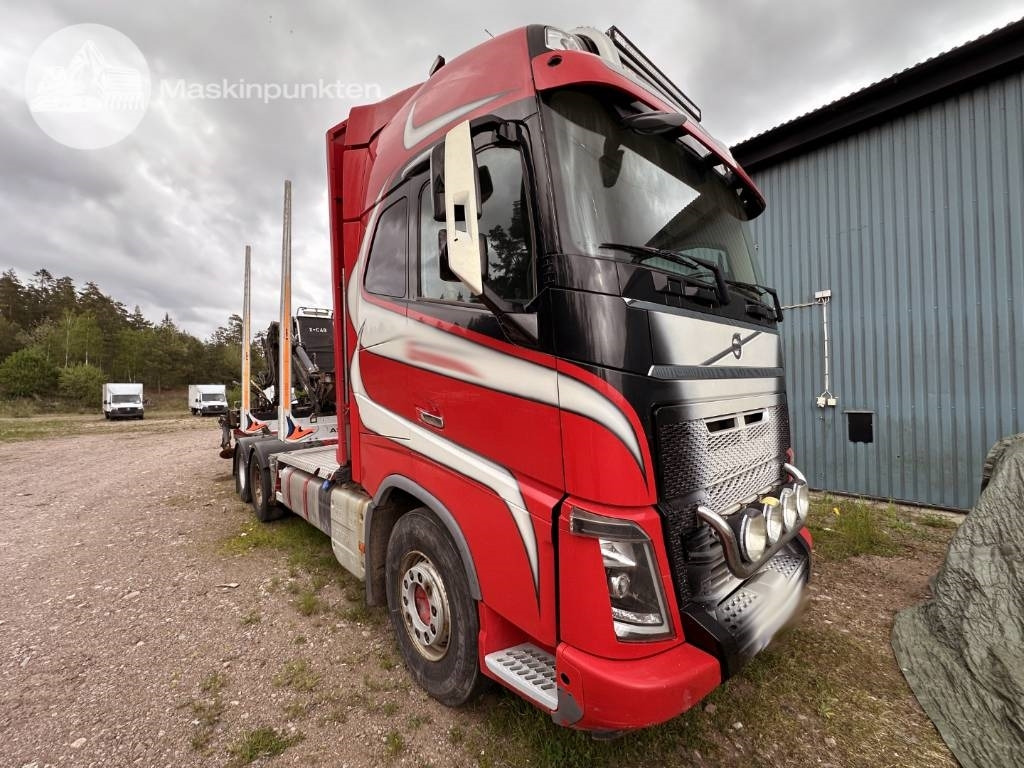 Volvo FH 16 750 - شاحنة قطع الأشجار: صور 1 Volvo FH 16 750 - شاحنة قطع الأشجار: صور 1