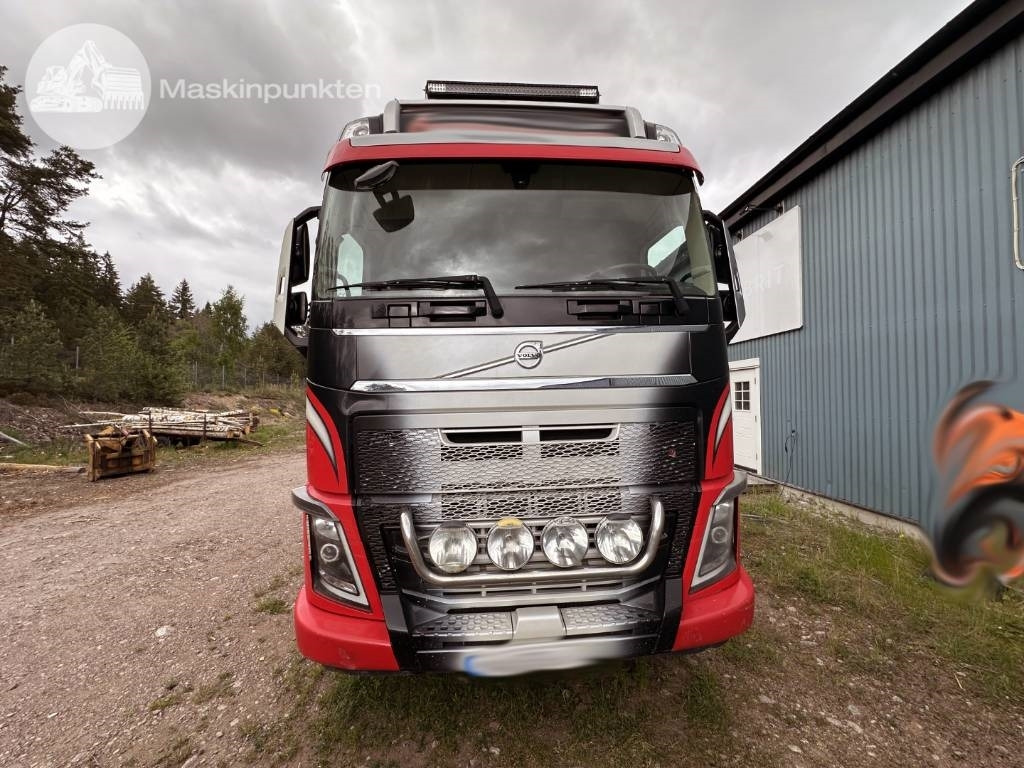 Volvo FH 16 750  - شاحنة قطع الأشجار: صور 3 Volvo FH 16 750  - شاحنة قطع الأشجار: صور 3