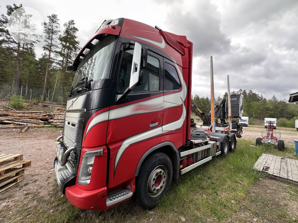 Volvo FH 16 750  - شاحنة قطع الأشجار: صور 1 Volvo FH 16 750  - شاحنة قطع الأشجار: صور 1