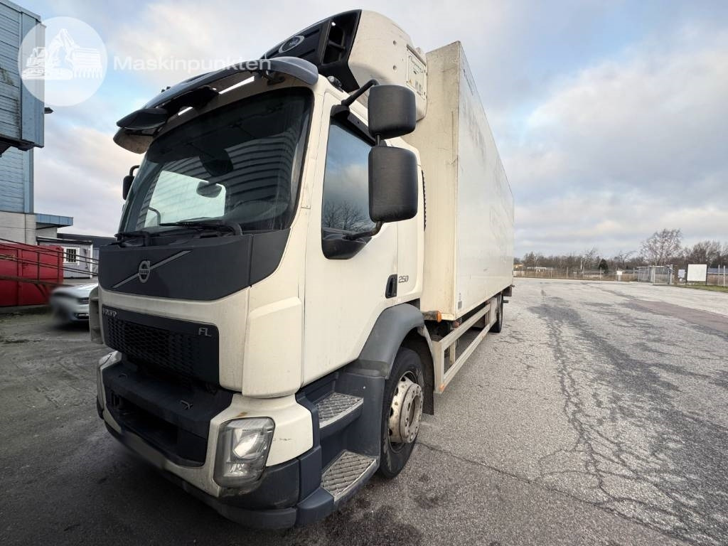 Volvo FL 250 - مبردة شاحنة: صور 1 Volvo FL 250 - مبردة شاحنة: صور 1
