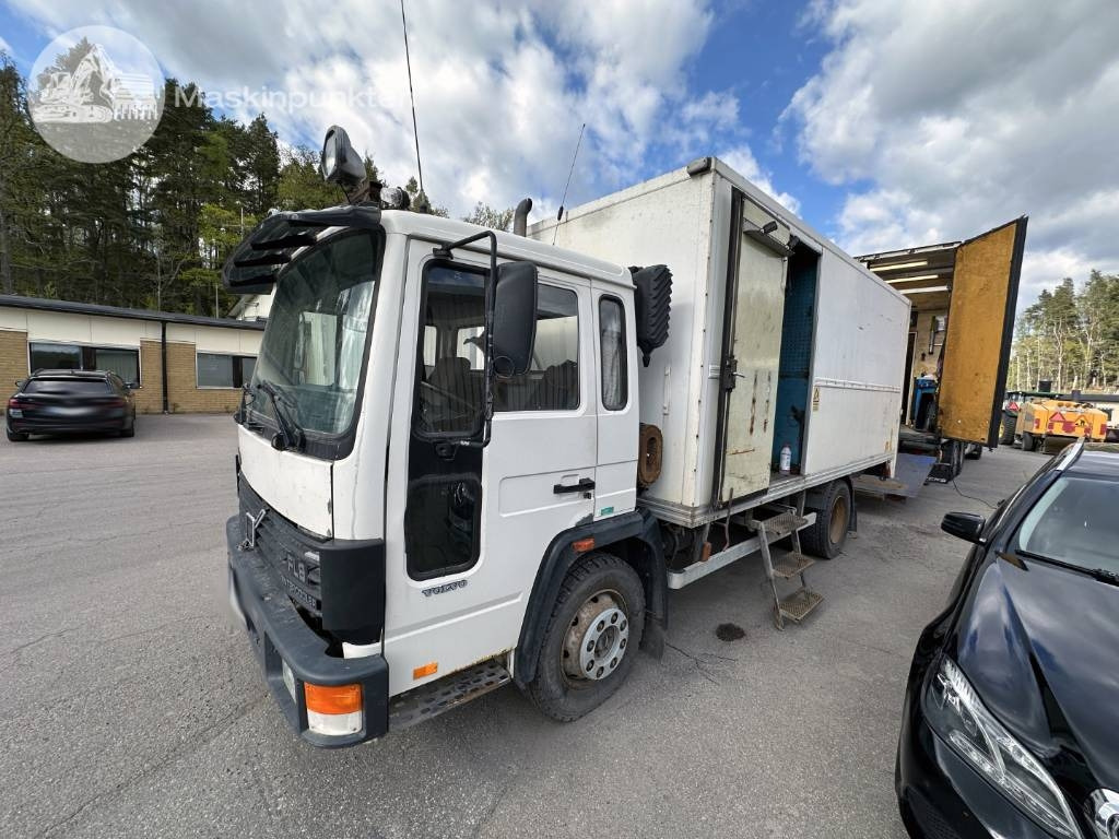 Volvo FL 610 Verkstadsinredd - بصندوق مغلق شاحنة: صور 1 Volvo FL 610 Verkstadsinredd - بصندوق مغلق شاحنة: صور 1