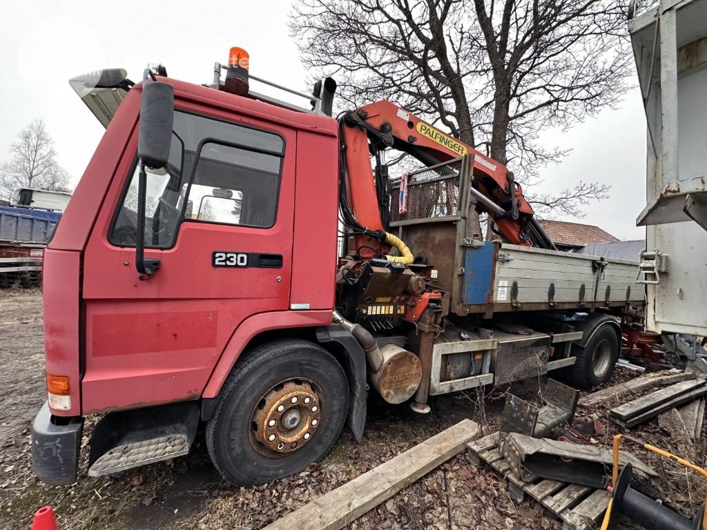 Volvo FL7 - شاحنة كرين: صور 2 Volvo FL7 - شاحنة كرين: صور 2