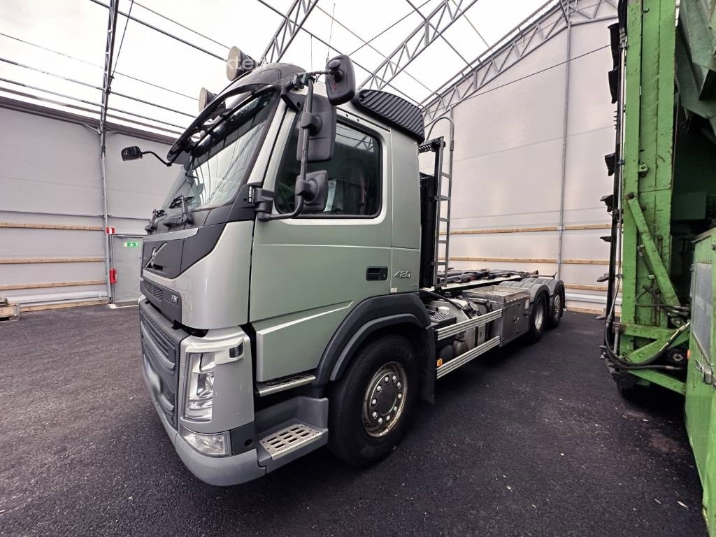 Volvo FM 420 - شاحنة ذات الخطاف: صور 1 Volvo FM 420 - شاحنة ذات الخطاف: صور 1