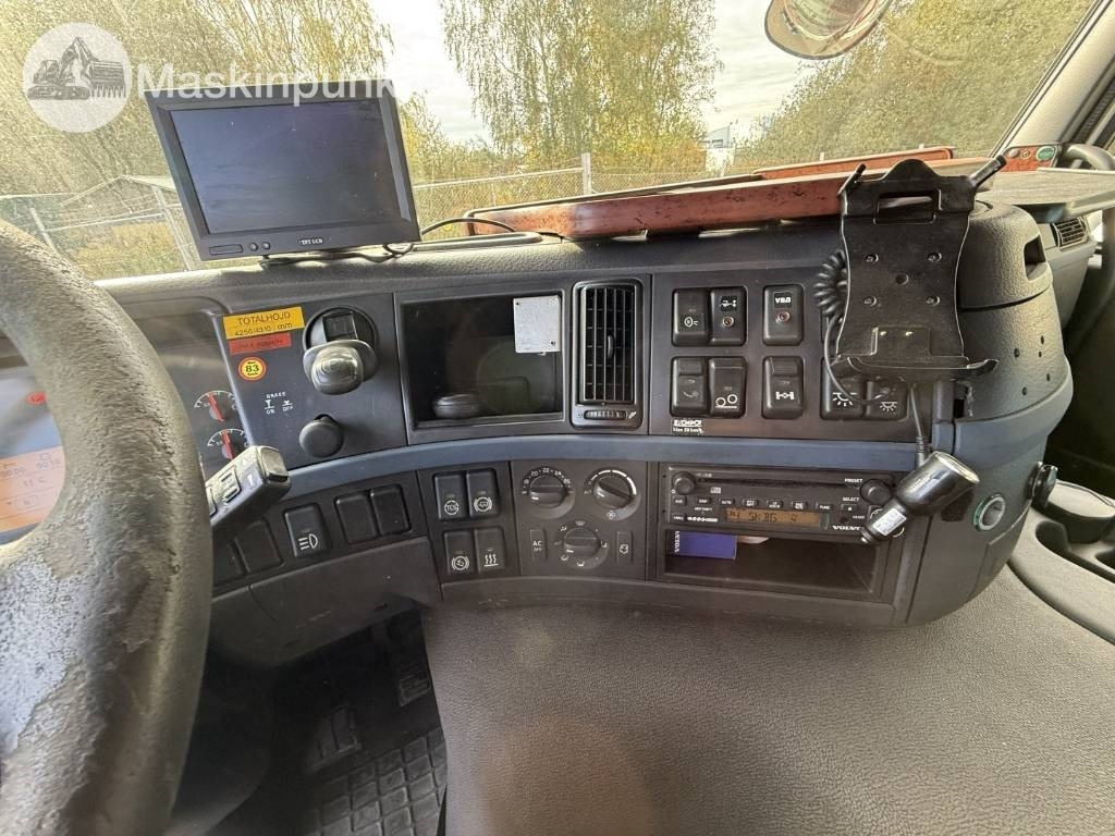 بصندوق مغلق شاحنة Volvo FM 440: صور 21