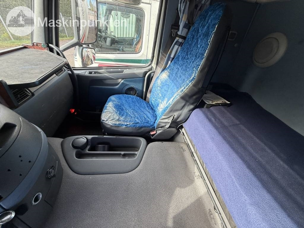 بصندوق مغلق شاحنة Volvo FM 440: صور 26