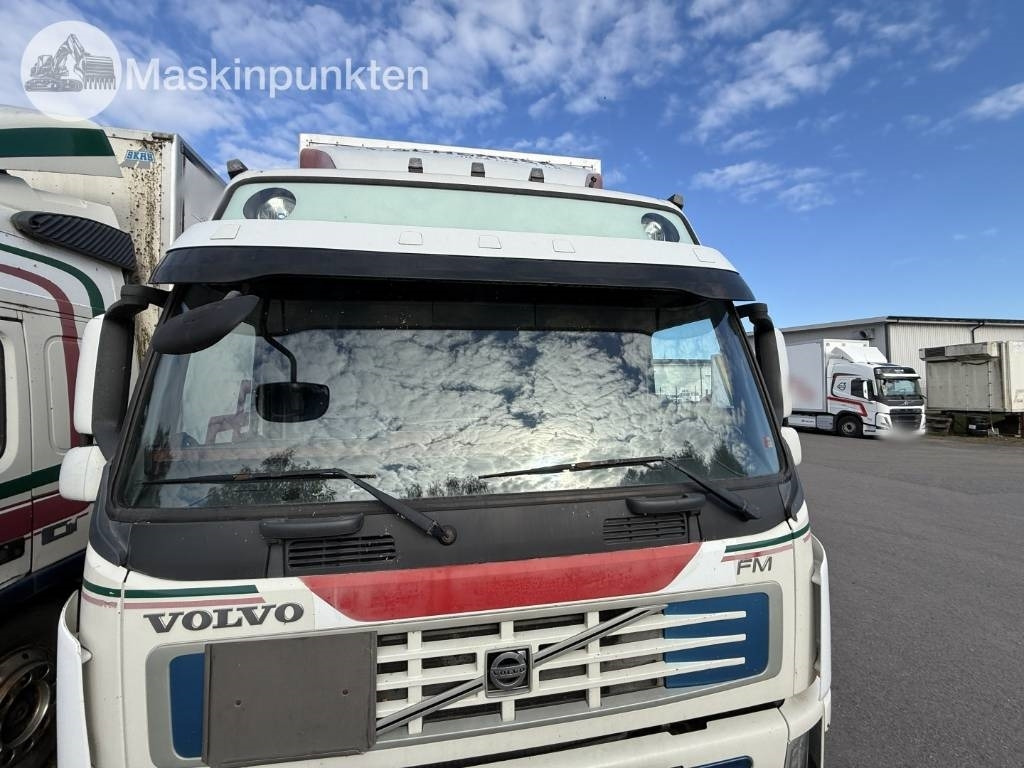 بصندوق مغلق شاحنة Volvo FM 440: صور 46