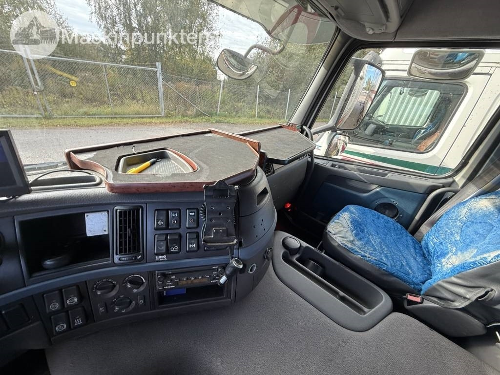 بصندوق مغلق شاحنة Volvo FM 440: صور 25