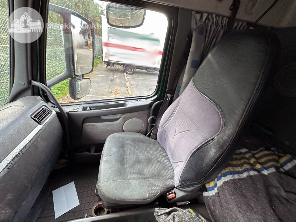 بصندوق مغلق شاحنة Volvo FM 9 300: صور 35