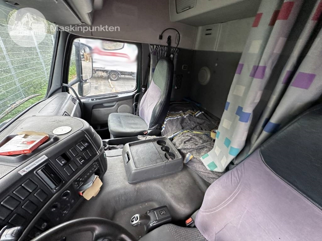 بصندوق مغلق شاحنة Volvo FM 9 300: صور 17