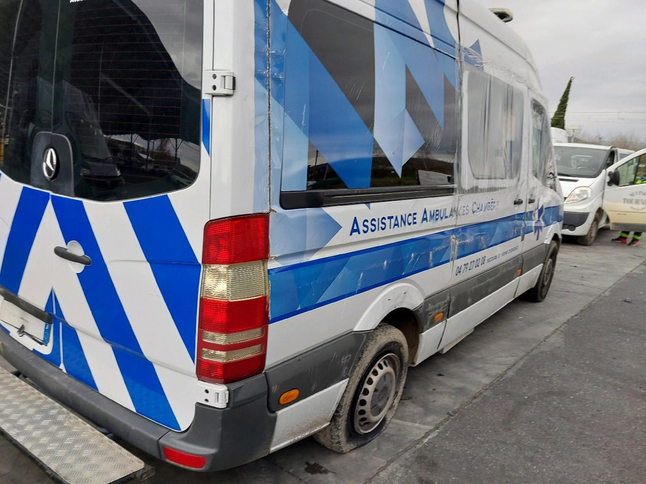 MERCEDES SPRINTER II 313 2.2 CDI 130 - سيارة إسعاف: صور 4 MERCEDES SPRINTER II 313 2.2 CDI 130 - سيارة إسعاف: صور 4