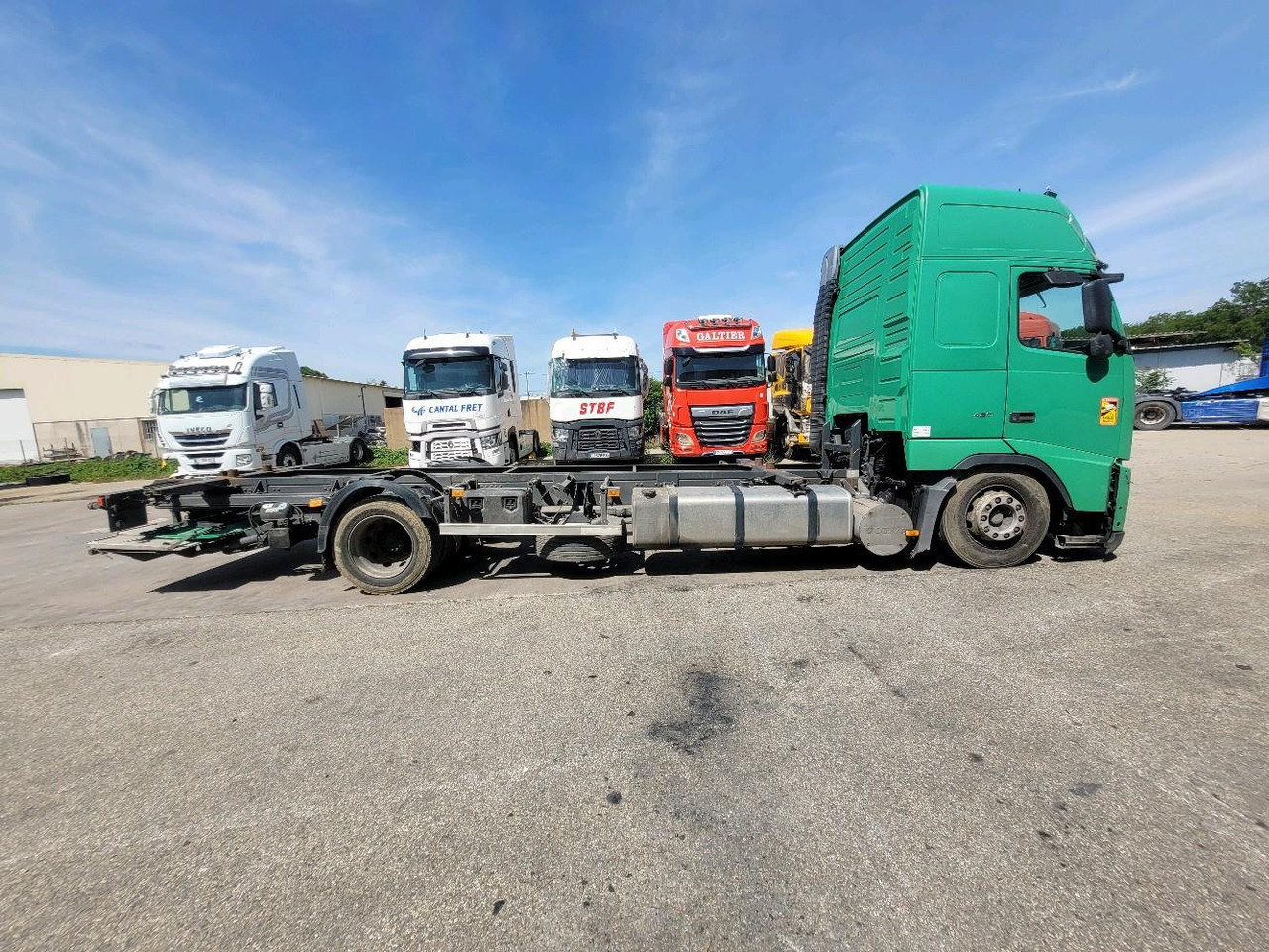VOLVO FH12 420 GLOBETROTTER - شاحنات الحاويات/ جسم علوي قابل للتغيير شاحنة: صور 3 VOLVO FH12 420 GLOBETROTTER - شاحنات الحاويات/ جسم علوي قابل للتغيير شاحنة: صور 3