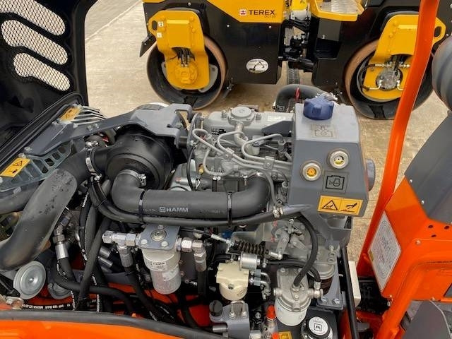 مدحلة الأسفلت Bomag BW 120 AD-5: صور 33 مدحلة الأسفلت Bomag BW 120 AD-5: صور 33