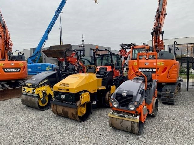 مدحلة الأسفلت Bomag BW 120 AD-5: صور 20 مدحلة الأسفلت Bomag BW 120 AD-5: صور 20