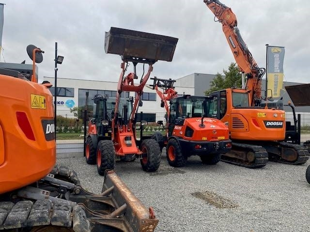 Kubota R 065  - اللودر بعجل: صور 4 Kubota R 065  - اللودر بعجل: صور 4