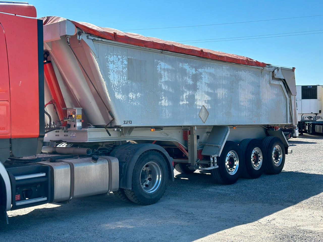 Benalu 25 m3 AXLE SAF HYDRAULIC BOARD - قلابة نصف مقطورة: صور 1 Benalu 25 m3 AXLE SAF HYDRAULIC BOARD - قلابة نصف مقطورة: صور 1