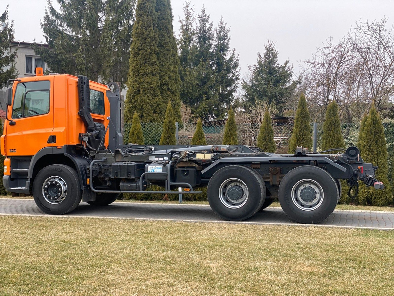 DAF CF 85.340 6X4 MANUAL GEARBOX - شاحنة ذات الخطاف: صور 5 DAF CF 85.340 6X4 MANUAL GEARBOX - شاحنة ذات الخطاف: صور 5