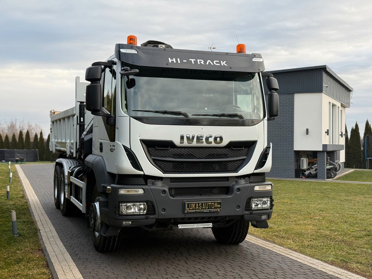 Iveco TRAKKER 450 6X4 DOUBLE HYDRO-BOARD HIAB - شاحنة كرين: صور 2 Iveco TRAKKER 450 6X4 DOUBLE HYDRO-BOARD HIAB - شاحنة كرين: صور 2