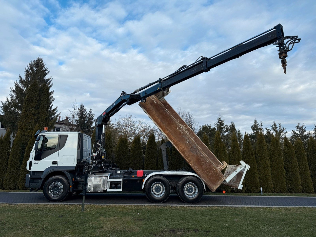 Iveco TRAKKER 450 6X4 DOUBLE HYDRO-BOARD HIAB - قلابات: صور 5 Iveco TRAKKER 450 6X4 DOUBLE HYDRO-BOARD HIAB - قلابات: صور 5