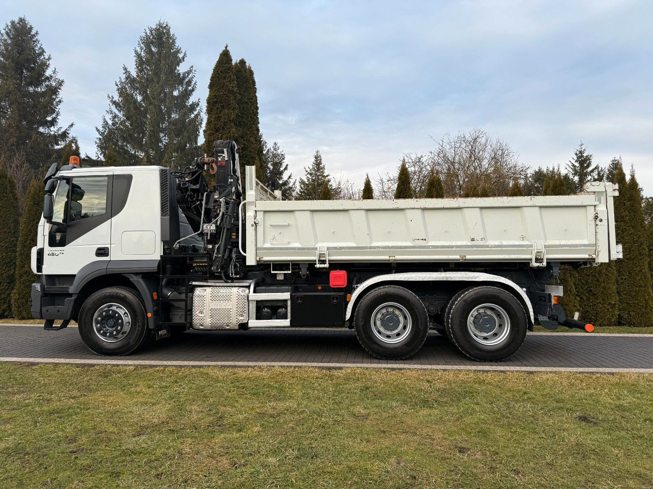 Iveco TRAKKER 450 6X4 DOUBLE HYDRO-BOARD HIAB - شاحنة كرين: صور 5 Iveco TRAKKER 450 6X4 DOUBLE HYDRO-BOARD HIAB - شاحنة كرين: صور 5