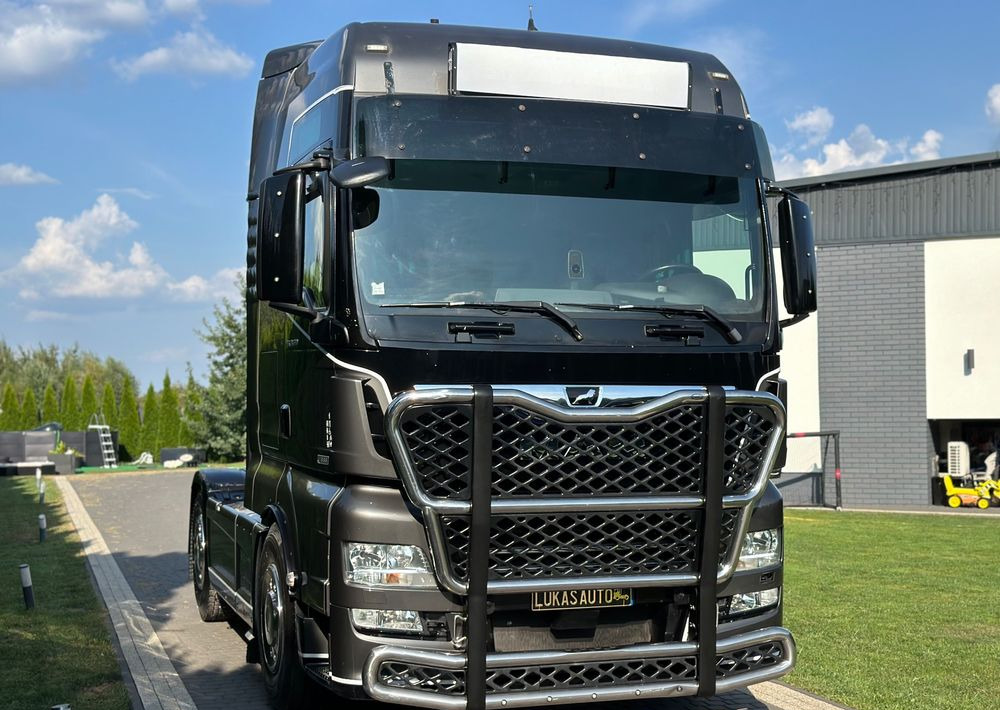 MAN TGX 18.580 D38 XXL RETARDER - شاحنة جرار: صور 3 MAN TGX 18.580 D38 XXL RETARDER - شاحنة جرار: صور 3