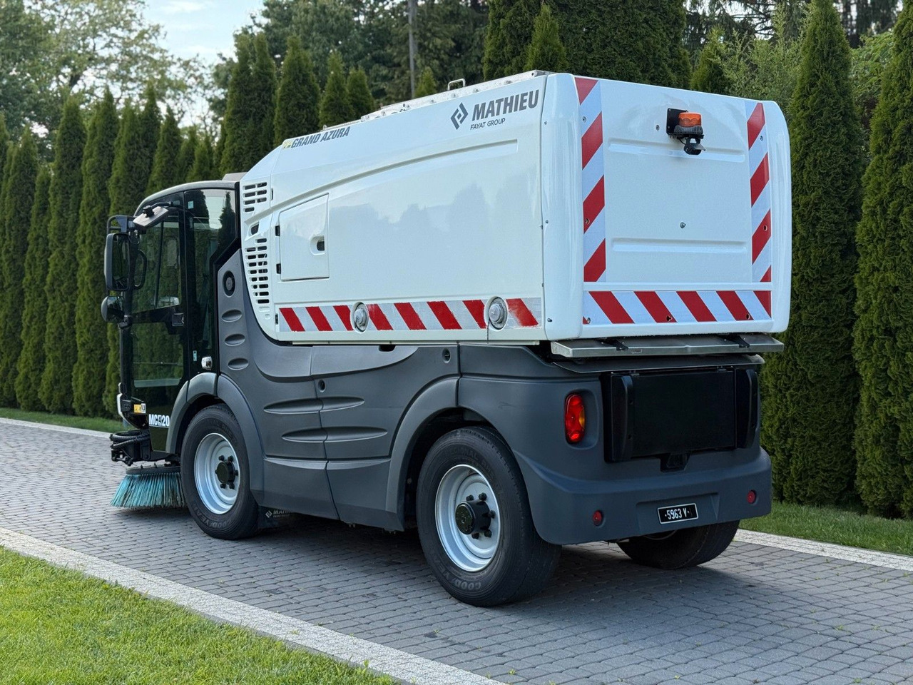 MATHIEU GRAND AZURA MC420 SWEEPER - سياره كنس شوارع: صور 4 MATHIEU GRAND AZURA MC420 SWEEPER - سياره كنس شوارع: صور 4