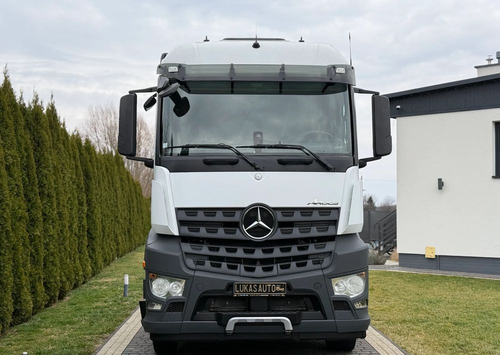 Mercedes-Benz AROCS 1843 HYDRAULIKA - شاحنة جرار: صور 2 Mercedes-Benz AROCS 1843 HYDRAULIKA - شاحنة جرار: صور 2