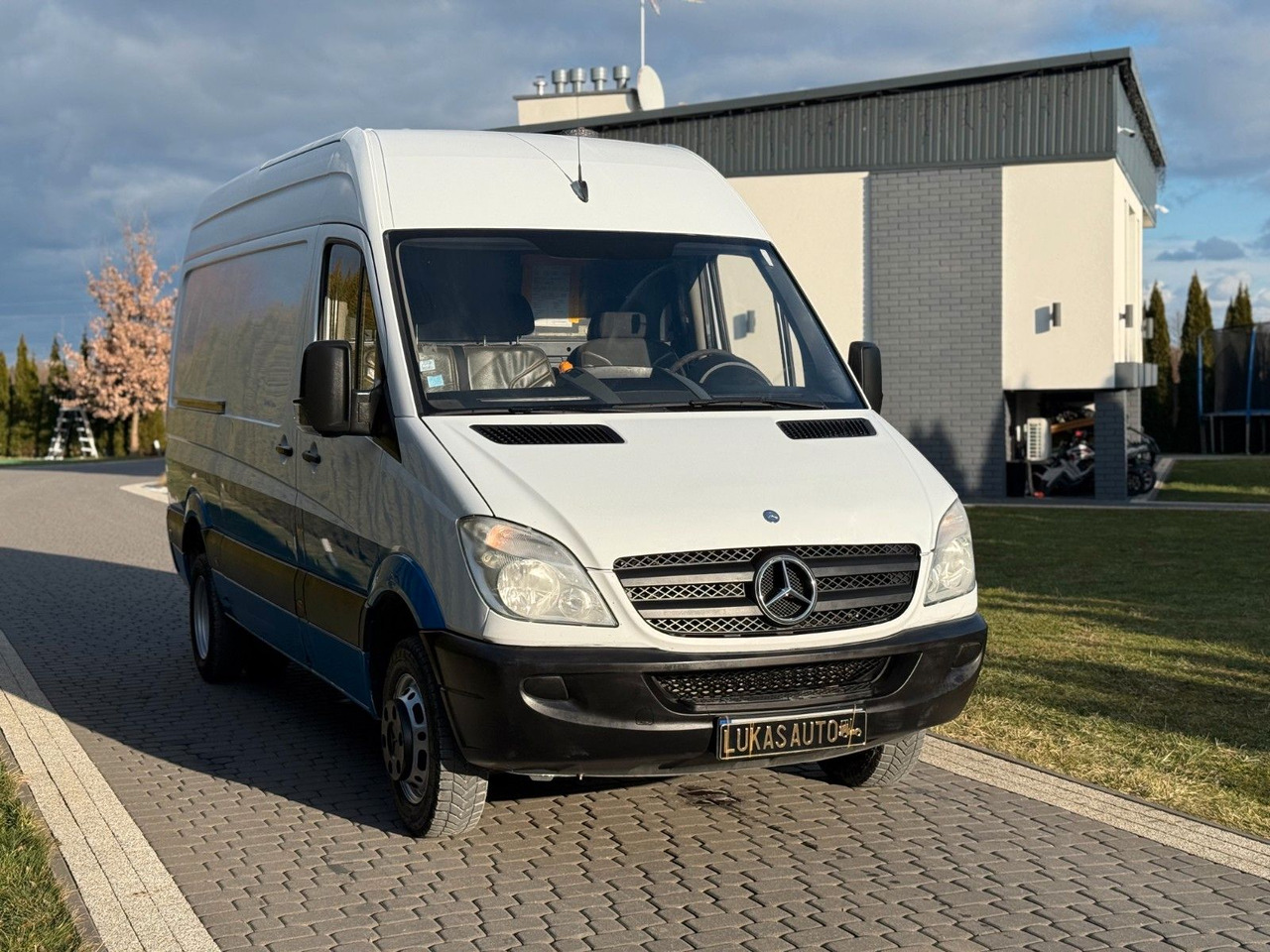 Mercedes-Benz SPRINTER 516 3,5 T FURGON - الشاحنات الصغيرة صندوق مغلق: صور 3 Mercedes-Benz SPRINTER 516 3,5 T FURGON - الشاحنات الصغيرة صندوق مغلق: صور 3