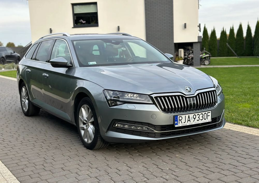 Skoda Superb 2.0 TDI SCR Style DSG - سيارة ستيشن: صور 3 Skoda Superb 2.0 TDI SCR Style DSG - سيارة ستيشن: صور 3