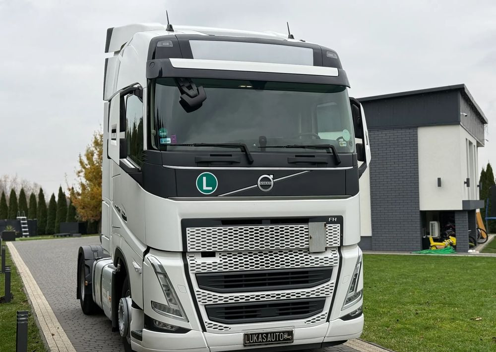 Volvo FH 460 AUTOMAT PARK COOL DWA ZBIORNIKI - شاحنة جرار: صور 5 Volvo FH 460 AUTOMAT PARK COOL DWA ZBIORNIKI - شاحنة جرار: صور 5