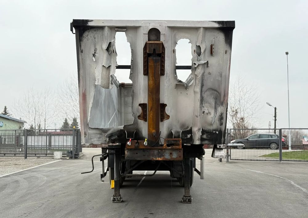 Wielton 42 m3 OSIE SAF USZKODZONY - قلابة نصف مقطورة: صور 2 Wielton 42 m3 OSIE SAF USZKODZONY - قلابة نصف مقطورة: صور 2