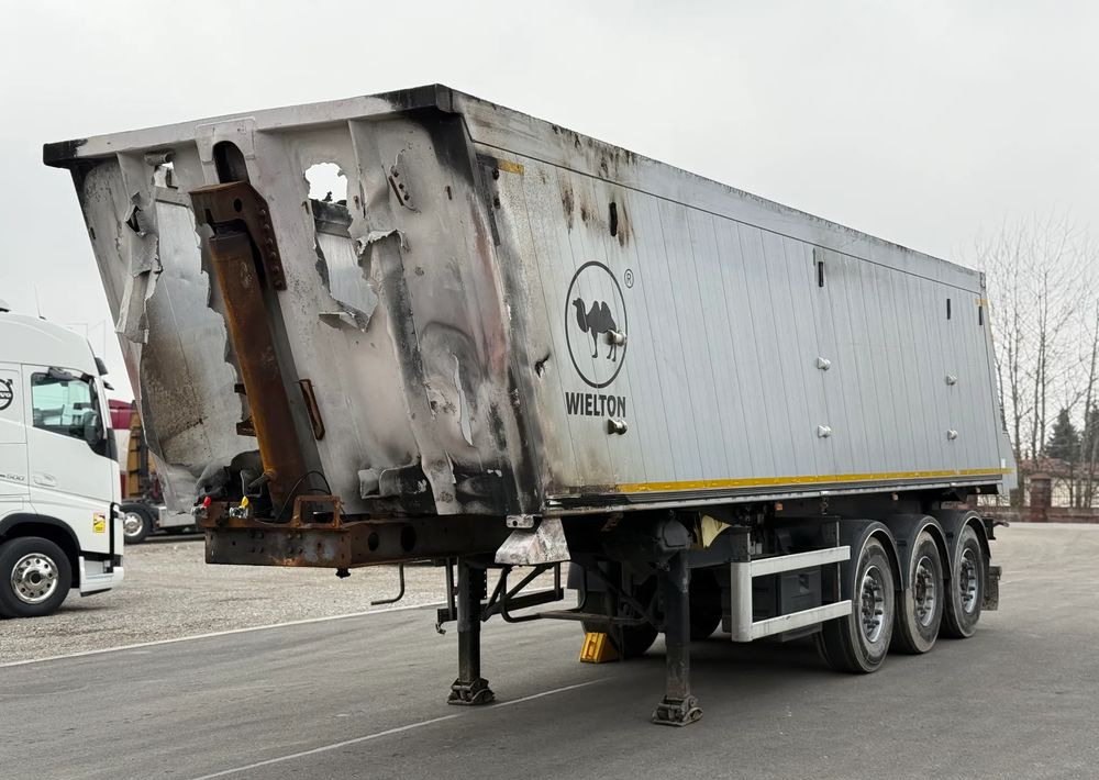 Wielton 42 m3 OSIE SAF USZKODZONY - قلابة نصف مقطورة: صور 3 Wielton 42 m3 OSIE SAF USZKODZONY - قلابة نصف مقطورة: صور 3