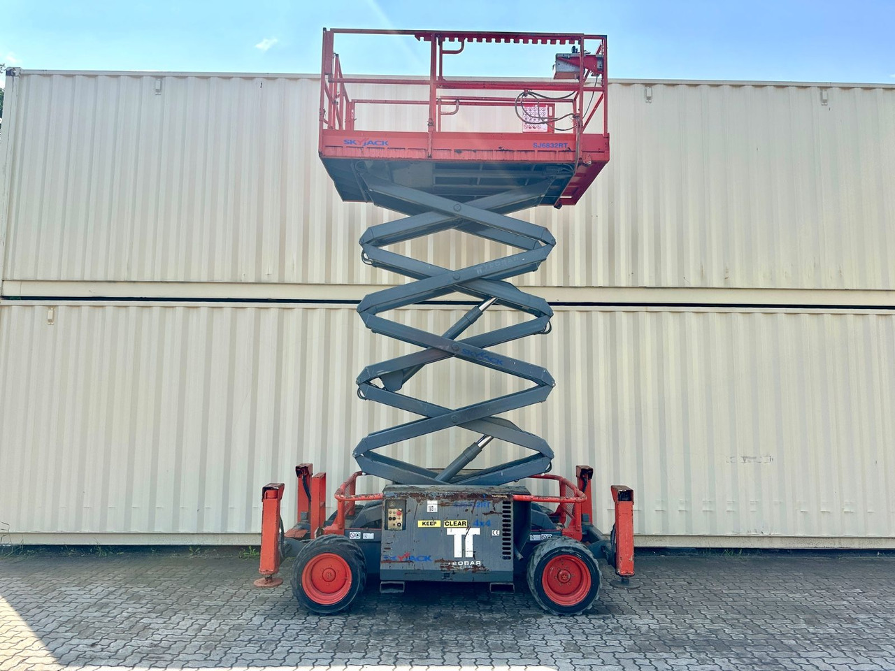 Skyjack SJ6832RT 4x4 Diesel, 11.8 Meter, 1.493 H - رافعات مقصية: صور 1 Skyjack SJ6832RT 4x4 Diesel, 11.8 Meter, 1.493 H - رافعات مقصية: صور 1