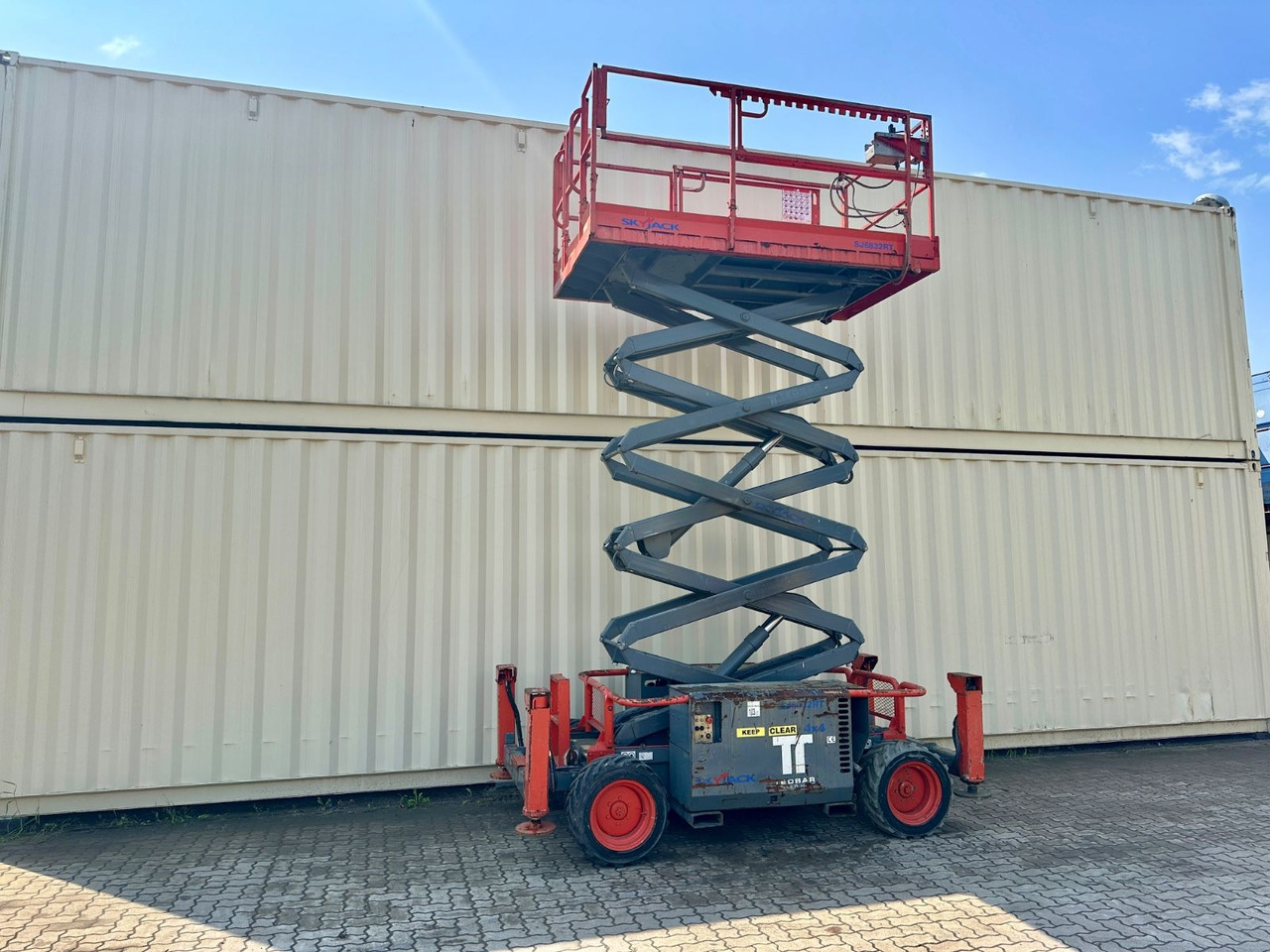 Skyjack SJ6832RT 4x4 Diesel, 11.8 Meter, 1.493 H - رافعات مقصية: صور 2 Skyjack SJ6832RT 4x4 Diesel, 11.8 Meter, 1.493 H - رافعات مقصية: صور 2