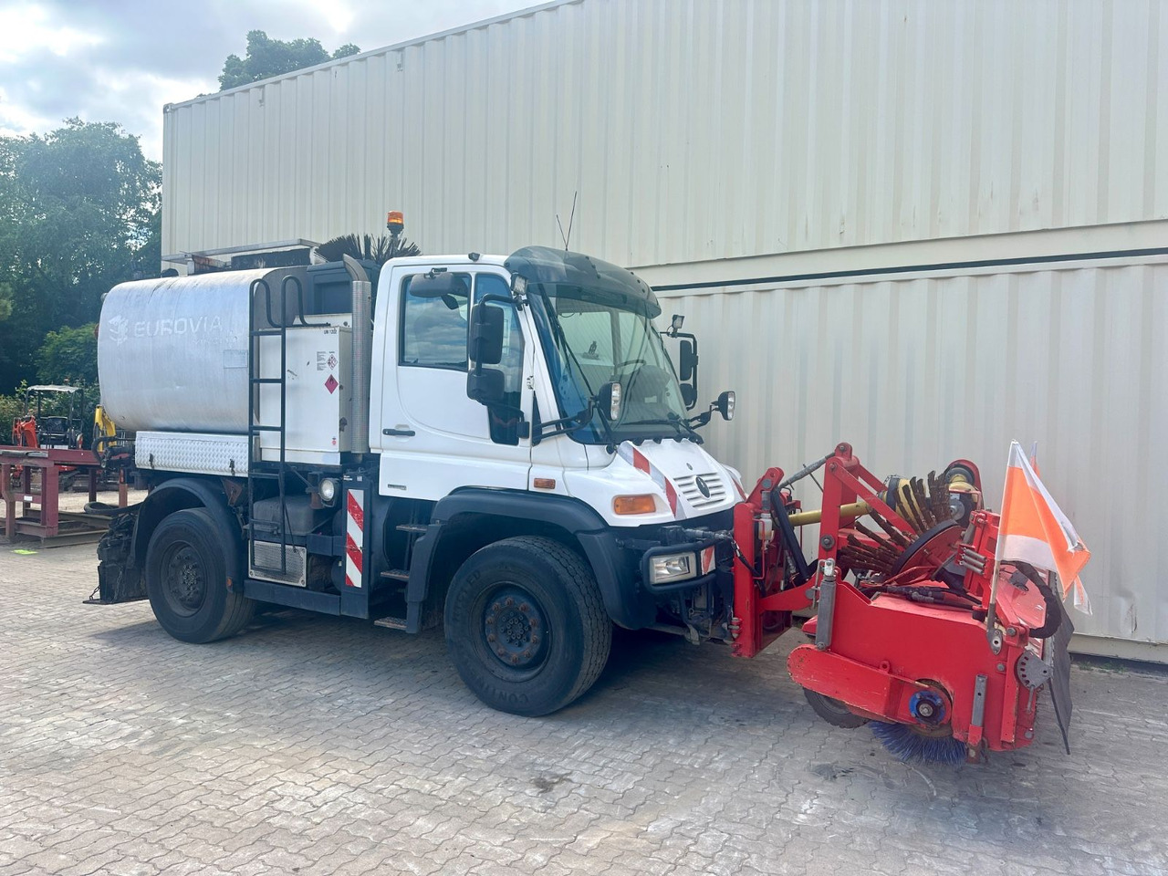 Unimog U400 Schäfer-Technic Bitum/Asphalt / TÜV 02/2026 - آلة أسفلت: صور 4 Unimog U400 Schäfer-Technic Bitum/Asphalt / TÜV 02/2026 - آلة أسفلت: صور 4