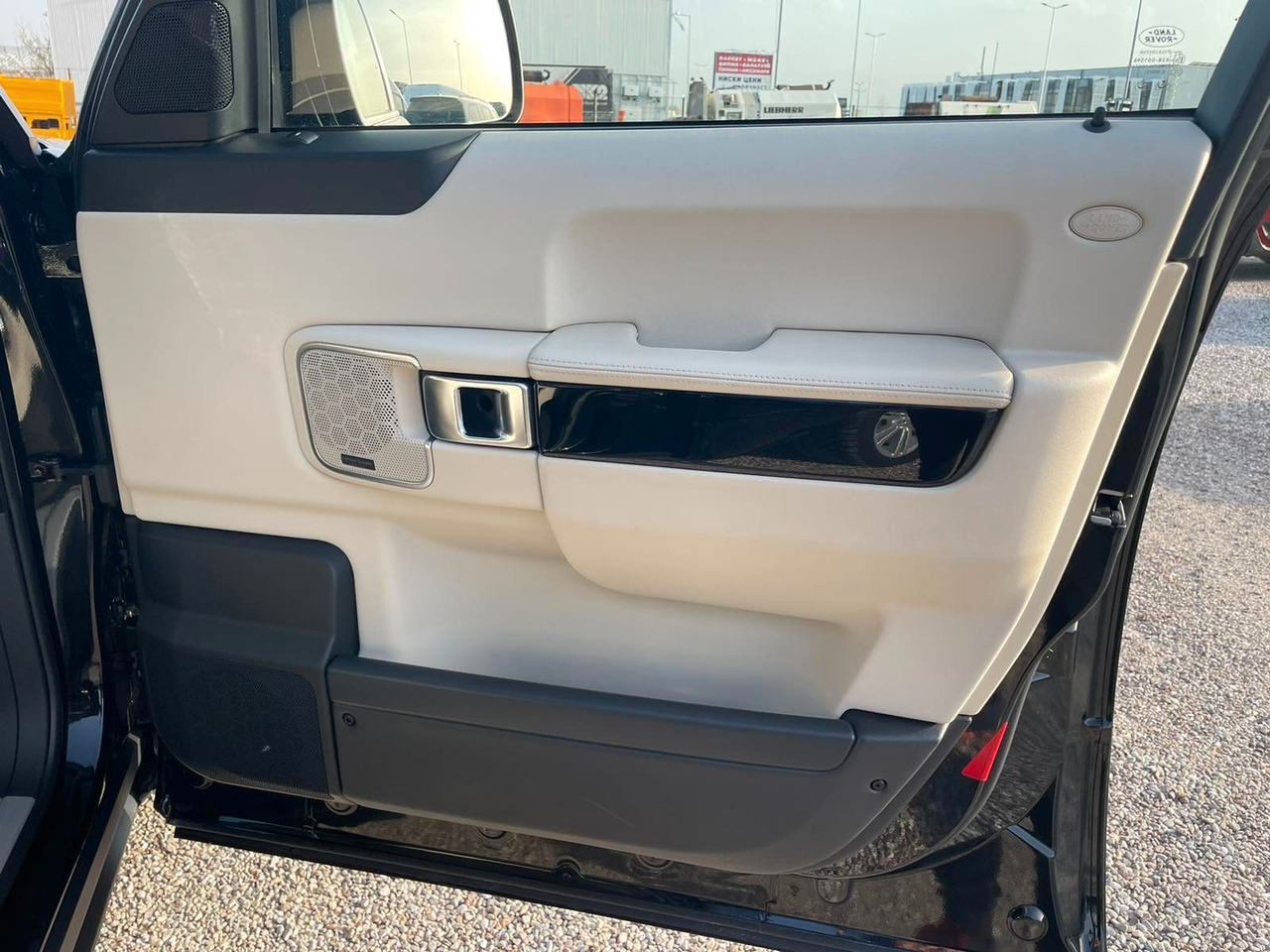 سيارة دفع رباعي Land Rover Range Rover Vogue 4.4 TDV8: صور 13