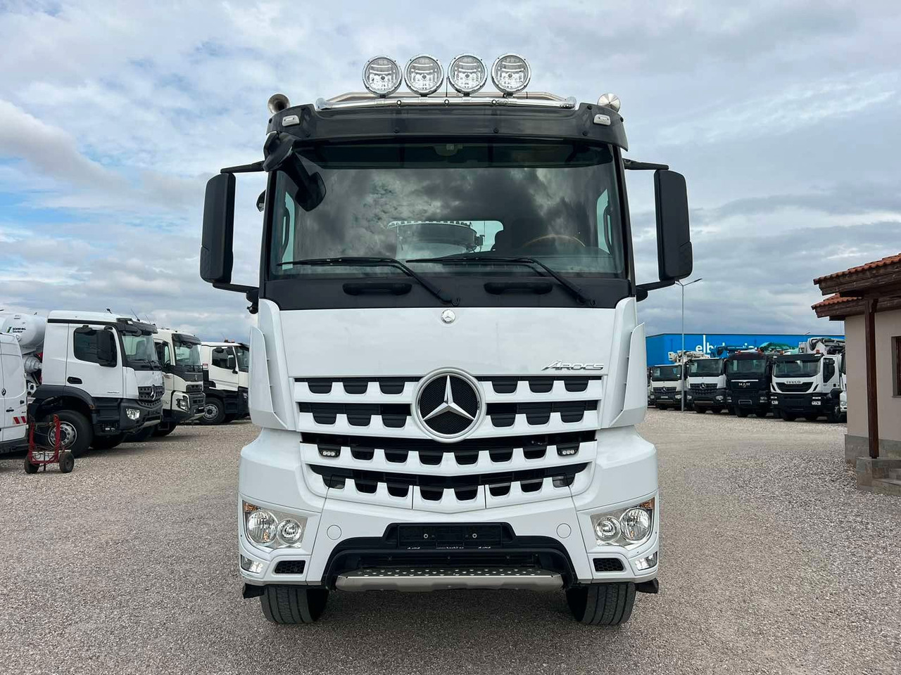 Mercedes-Benz AROCS 3251 CIFA MAGNUM MK28.4L - خلاطة مع مضخة: صور 2 Mercedes-Benz AROCS 3251 CIFA MAGNUM MK28.4L - خلاطة مع مضخة: صور 2
