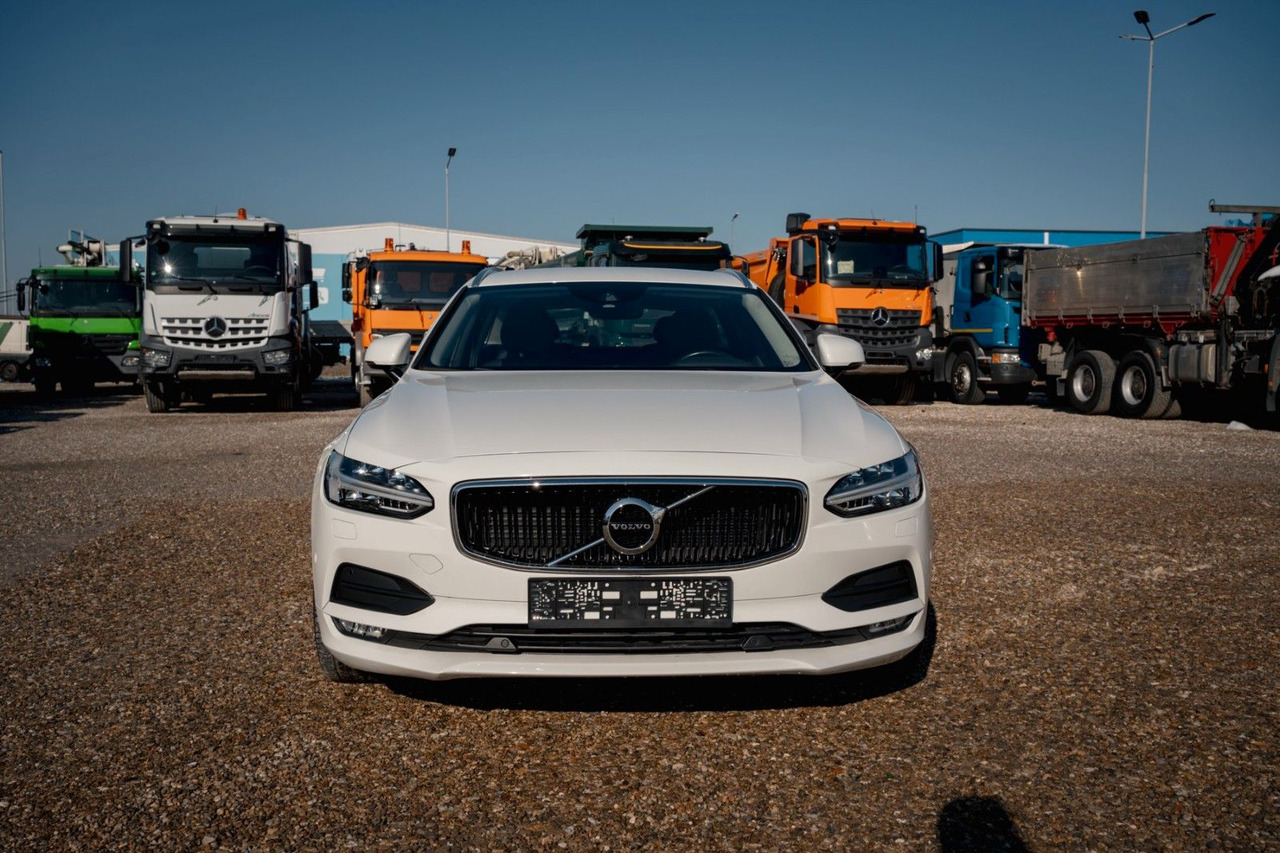 Volvo V90 D4 Momentum 2.0D - سيارة: صور 3 Volvo V90 D4 Momentum 2.0D - سيارة: صور 3
