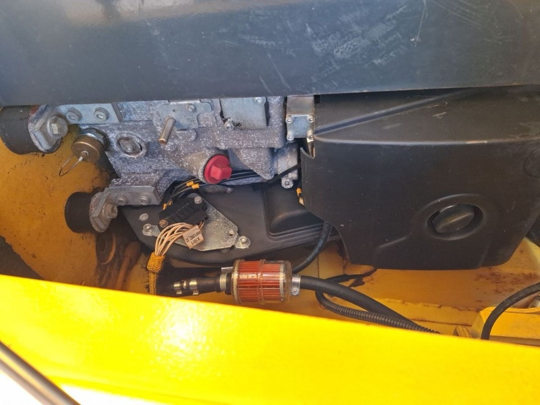 آلة أسفلت BOMAG DE BM 2200/75 Stage IV/Tier 4f: صور 6 آلة أسفلت BOMAG DE BM 2200/75 Stage IV/Tier 4f: صور 6