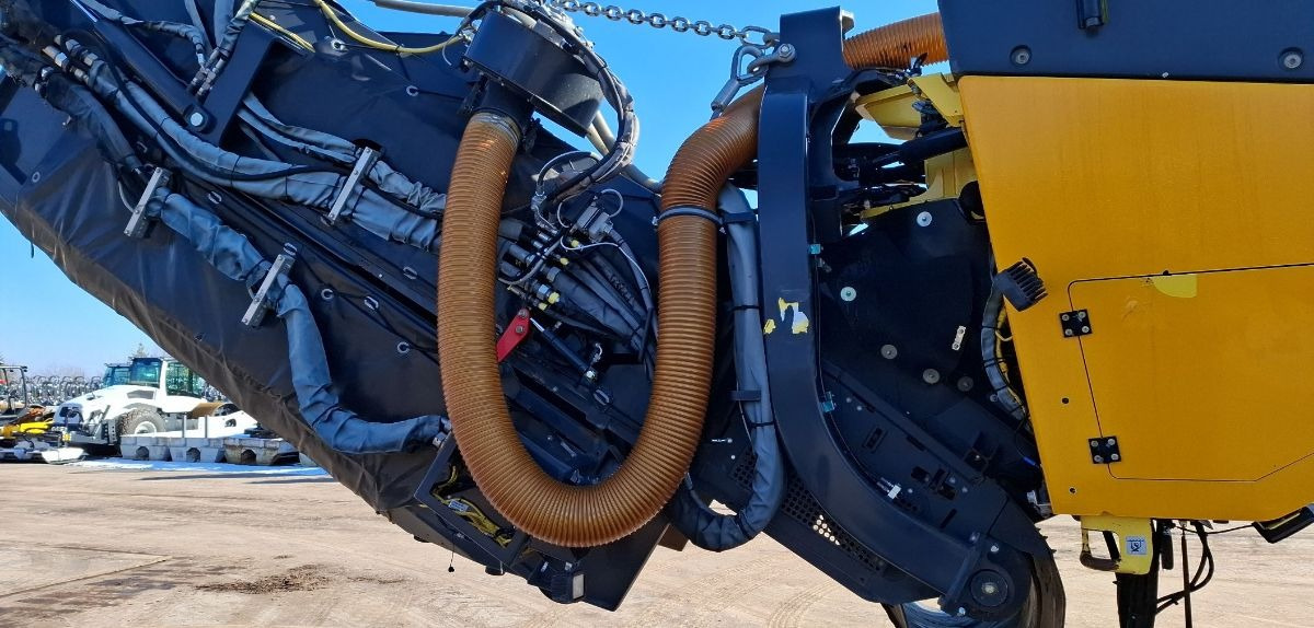 آلة أسفلت BOMAG DE BM 2200/75 Stage IV/Tier 4f: صور 26 آلة أسفلت BOMAG DE BM 2200/75 Stage IV/Tier 4f: صور 26