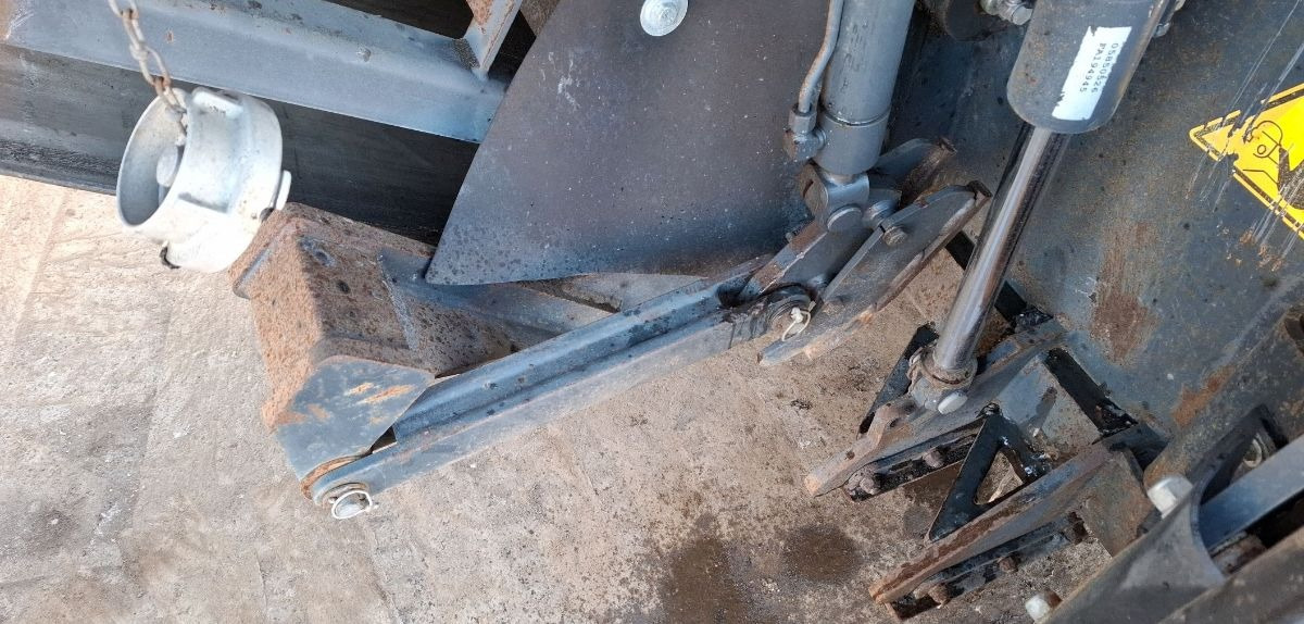 آلة أسفلت BOMAG DE BM 2200/75 Stage IV/Tier 4f: صور 19 آلة أسفلت BOMAG DE BM 2200/75 Stage IV/Tier 4f: صور 19